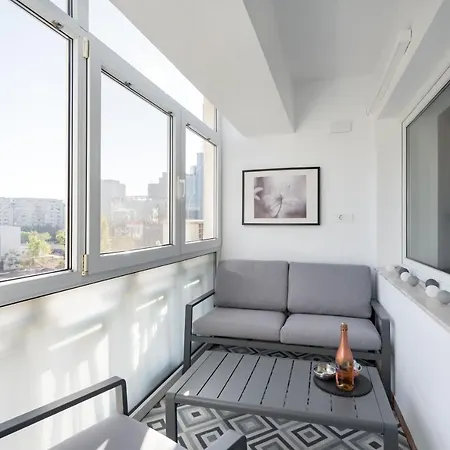 Citadelle I Splaiul Unirii * Bucarest